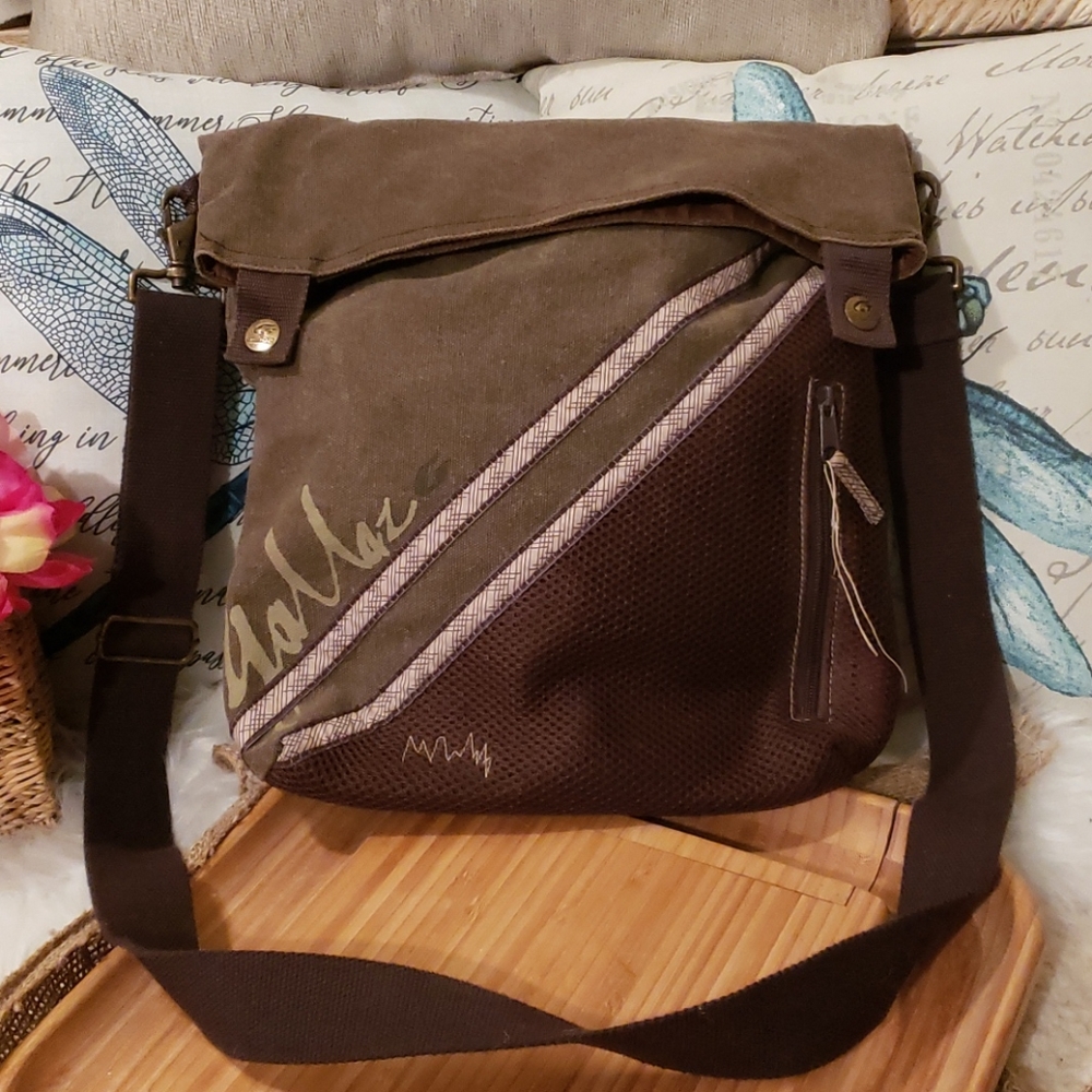 New without Tags Gallaz Skater Crossbody Bag